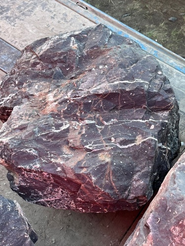 Камни для ландшафтного дизайна красно-фиолетовые 10-60 килограмм купить в Шатуре