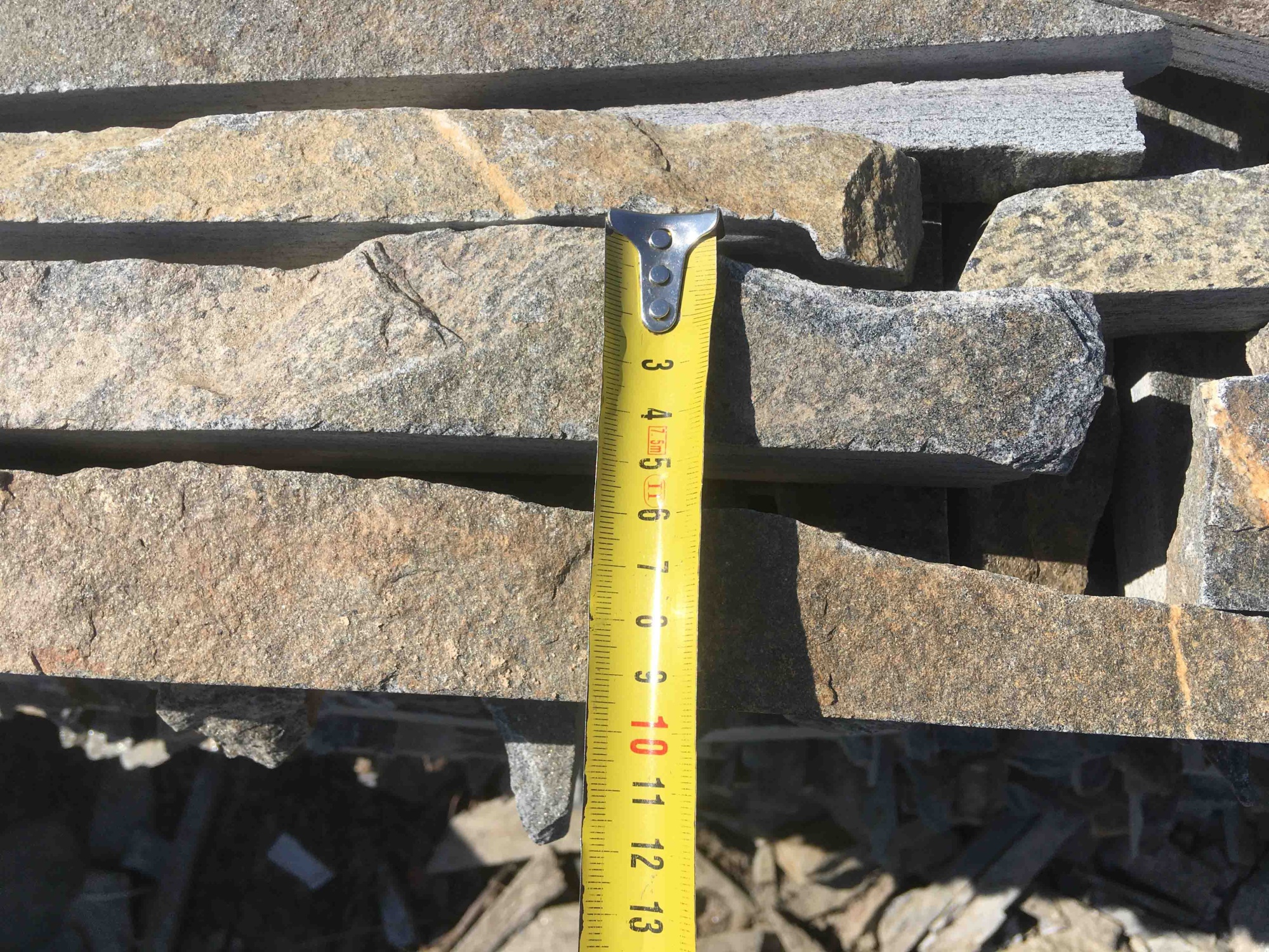 Горбушка златолит мультиколор для облицовки купить в Шатуре