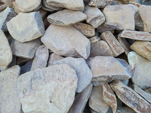 Златолит жёлтый, жёлто-зелёный глыбки и валуны для ланшафтного дизайна купить в Шатуре