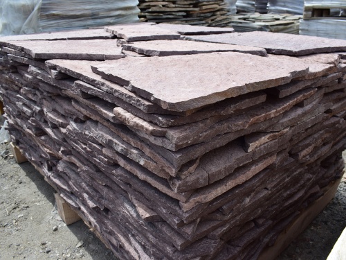 Плитняк лемезит бордовый для облицовки цоколя 20-25 мм  купить в Шатуре