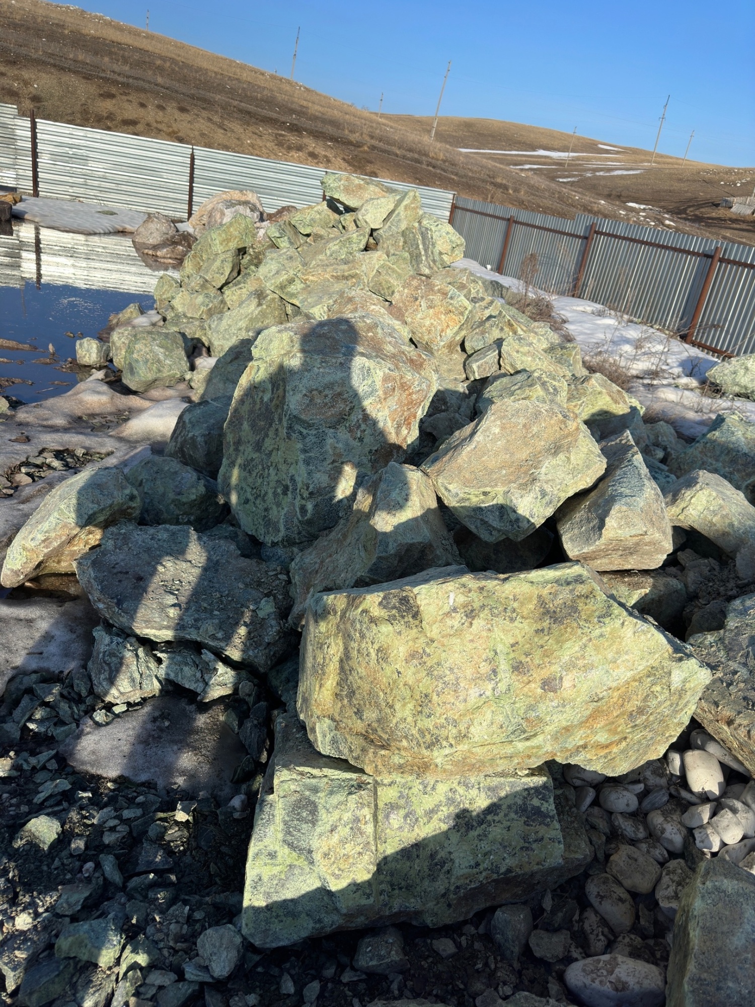 Камни для ландшафтного дизайна зелёные 10-60 килограмм купить в Шатуре