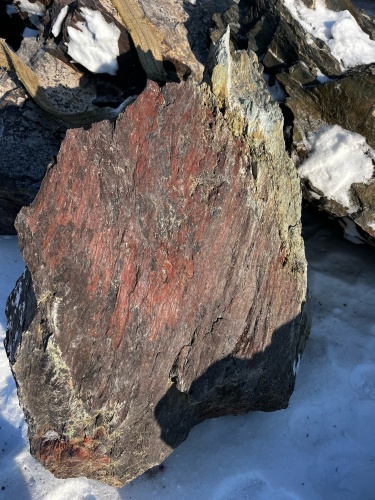 Ландшафтные глыбы красно-фиолетовые 200-1000 килограмм купить в Шатуре