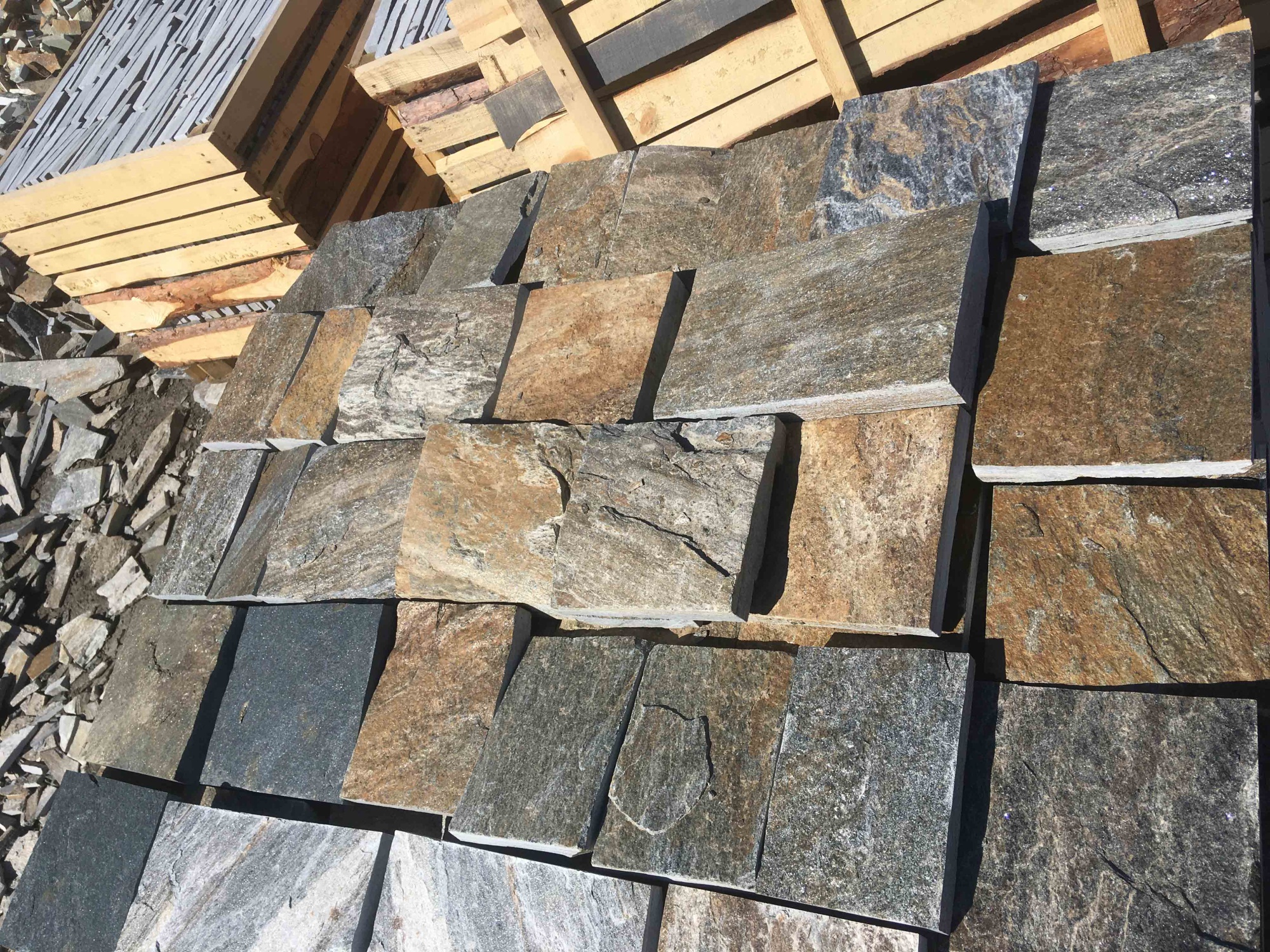 Плитка пилёная златолит Уральский для фасада купить в Шатуре