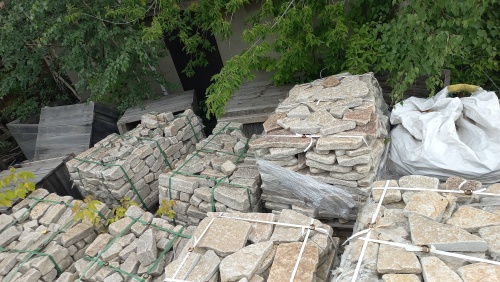 Плитняк гранитный галтованный купить в Шатуре