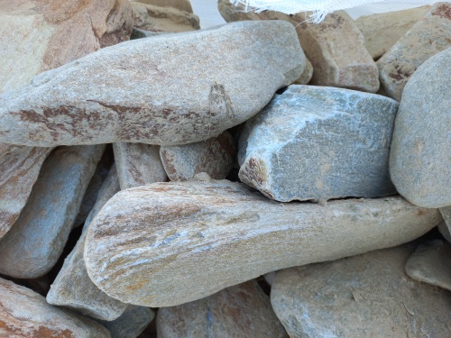 Златолит жёлтый, жёлто-зелёный глыбки и валуны для ланшафтного дизайна купить в Шатуре