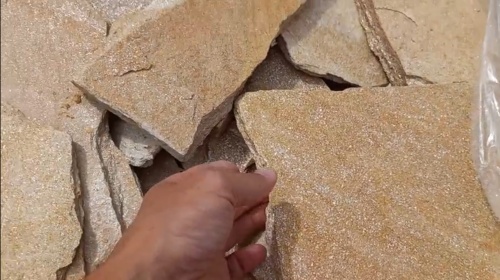 Плитняк златолит жёлтый золотистый для отмостки купить в Шатуре