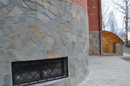 Плитняк златолит Уральский для цоколя, отмостки купить в Шатуре